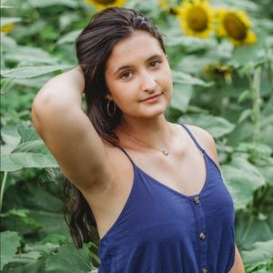 Meet your Posher, Alexis